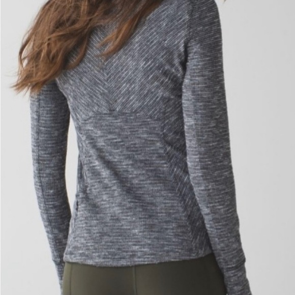 Lululemon - Sz 6 “Kanto Catch Me” long Sleeve - Picture 2 of 6